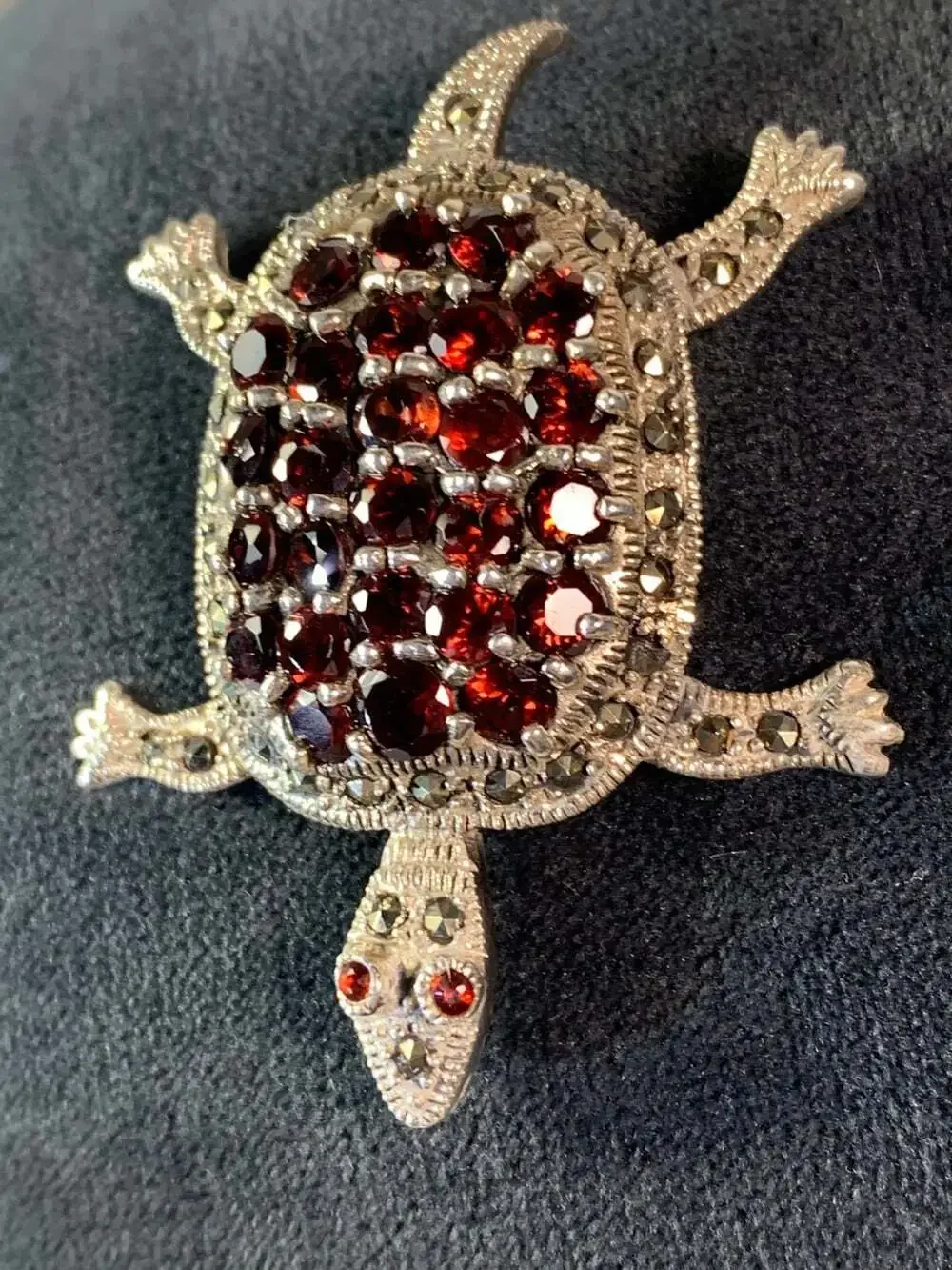 Garnet Turtle Brooch 925 Silver